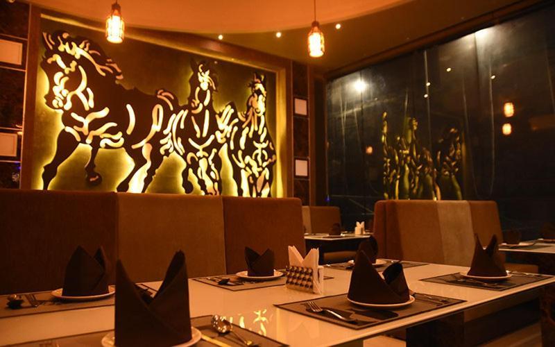 Hotel Royal City Siliguri Exteriör bild