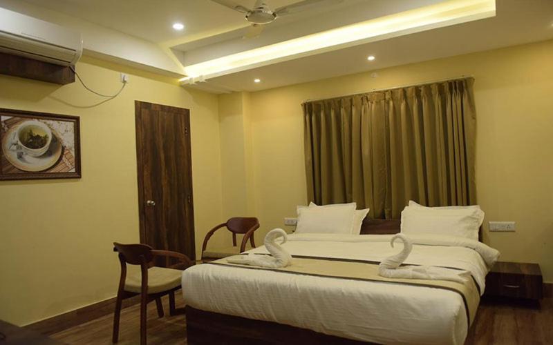 Hotel Royal City Siliguri Exteriör bild