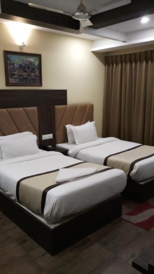 Hotel Royal City Siliguri Exteriör bild