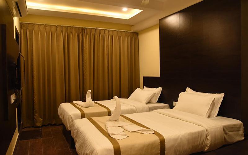Hotel Royal City Siliguri Exteriör bild