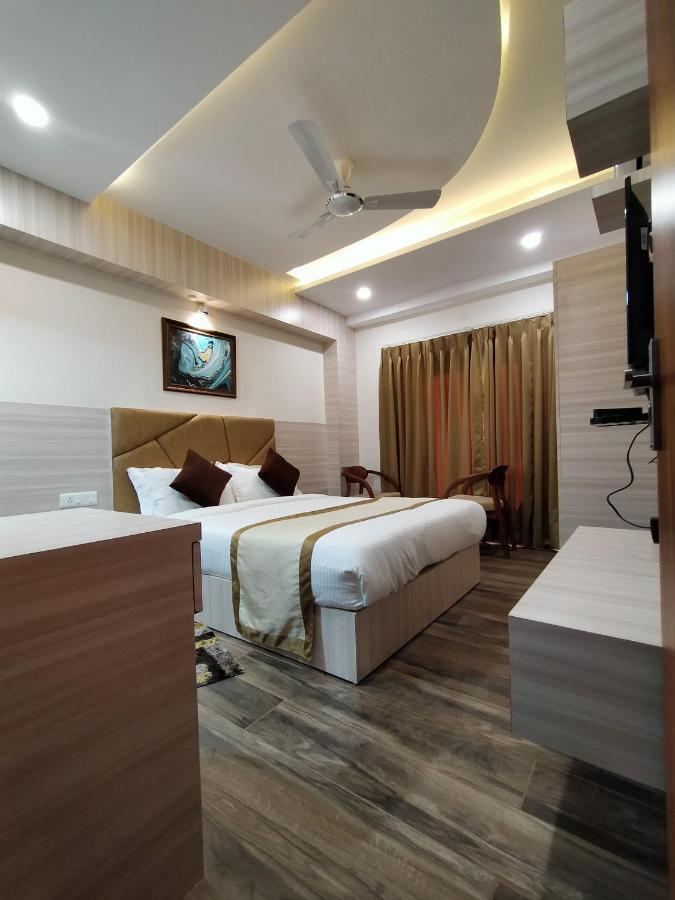 Hotel Royal City Siliguri Exteriör bild