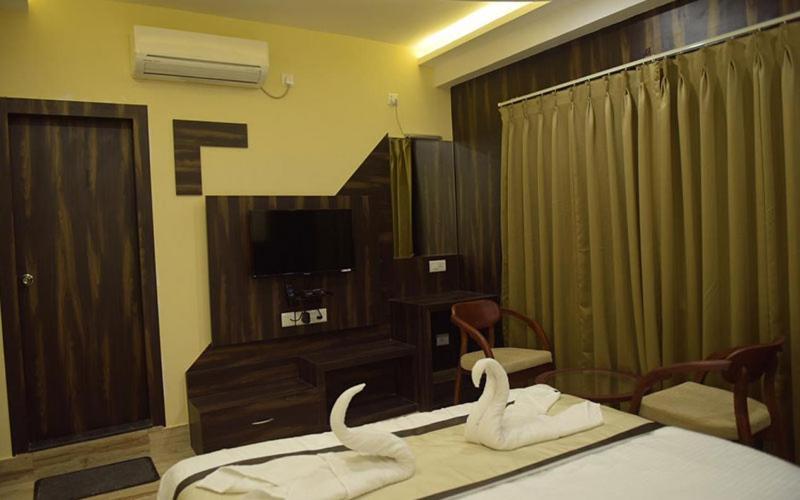 Hotel Royal City Siliguri Exteriör bild