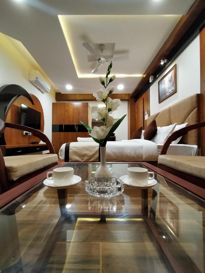 Hotel Royal City Siliguri Exteriör bild