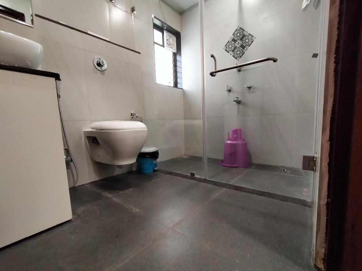 Hotel Royal City Siliguri Exteriör bild