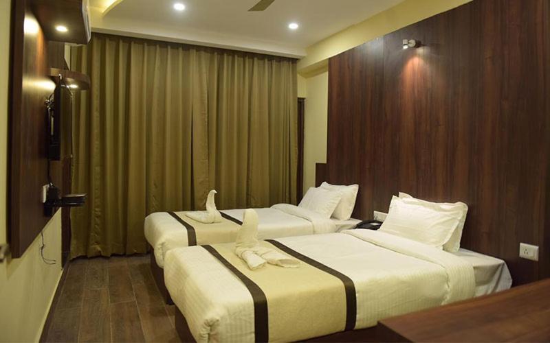 Hotel Royal City Siliguri Exteriör bild